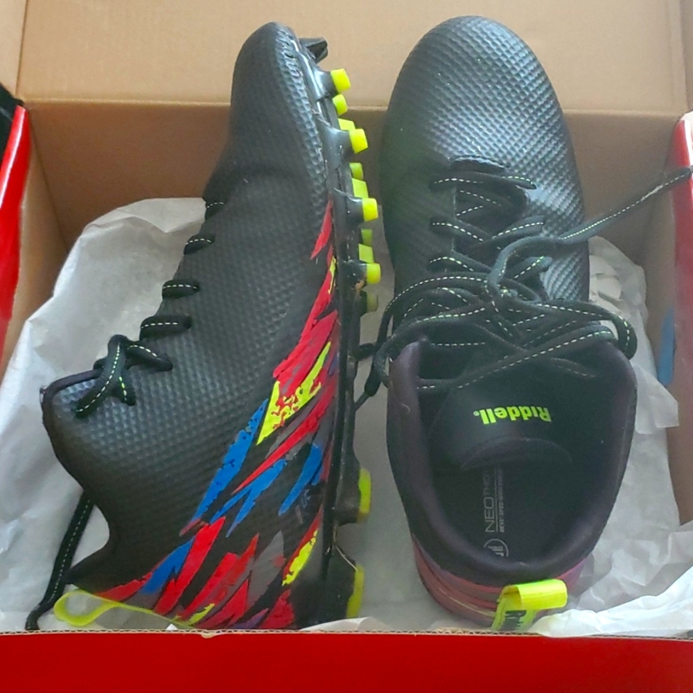 Boys cleats